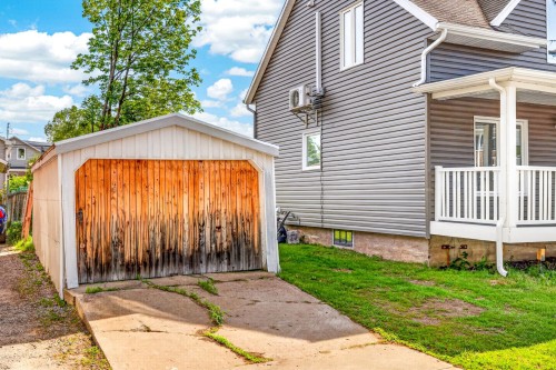 Garage - 347 Av. St-Jacques, Donnacona, QC - Outdoor