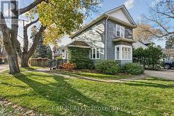 289 SPRUCE STREET Oakville, ON L6J 2G8