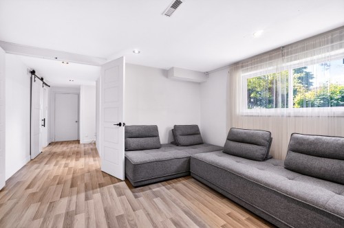 Salle familiale - 2625 Rue Cantin, Mascouche, QC - Indoor