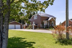 12 Rue de la Plage O.  Adstock, QC G0N 1S0