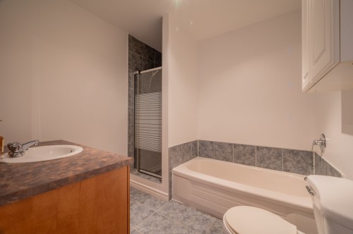 Salle de bains - E-5377 Boul. Milan, Brossard, QC - Indoor Photo Showing Bathroom
