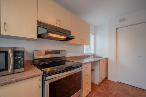 Cuisine - E-5377 Boul. Milan, Brossard, QC - Indoor Photo Showing Kitchen