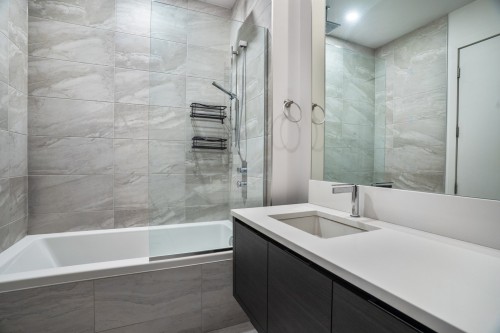 Bathroom - 704-1025 Rue De La Commune E., Montréal (Ville-Marie), QC - Indoor Photo Showing Bathroom