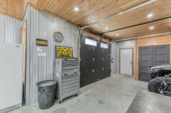 Garage - 