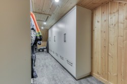 Garage - 