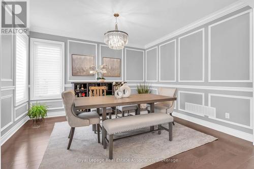 17 Mitchell Crescent, Mono, ON - Indoor Photo Showing Dining Room