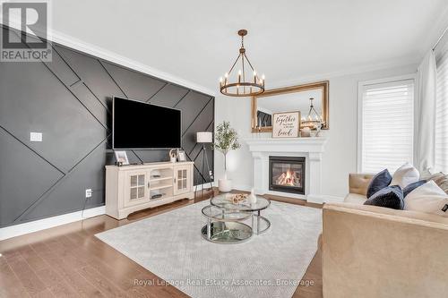 17 Mitchell Crescent, Mono, ON - Indoor Photo Showing Living Room With Fireplace