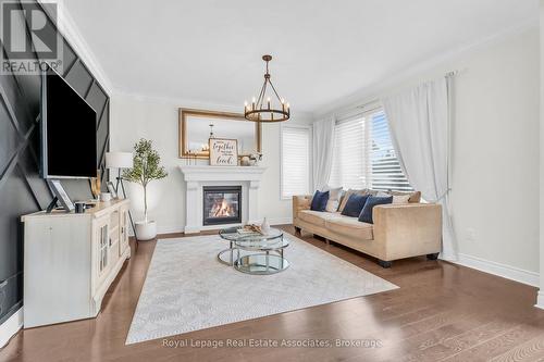 17 Mitchell Crescent, Mono, ON - Indoor Photo Showing Dining Room