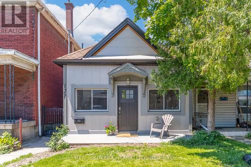 127 BARNESDALE AVENUE N  Hamilton, ON L8L 6S8