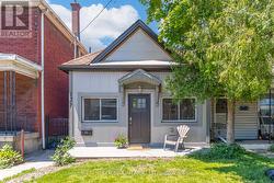 127 BARNESDALE AVENUE N  Hamilton, ON L8L 6S8
