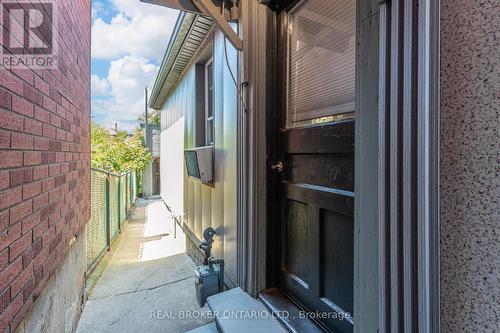 127 Barnesdale Avenue N, Hamilton, ON 