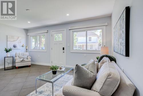 127 Barnesdale Avenue N, Hamilton, ON 