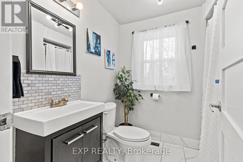 Upper Level Bathroom - 1373 Orchard Avenue, Fort Erie (Crescent Park), ON 