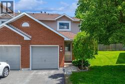 386 HIGHLAND Road W Unit# 32 Stoney Creek, ON L8J 3P9