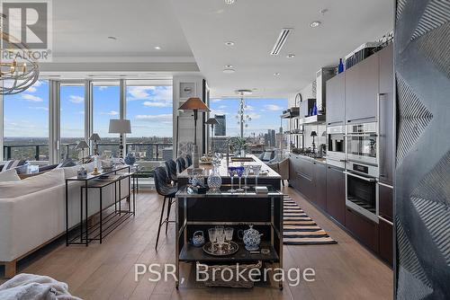5003 - 180 University Avenue, Toronto, ON 