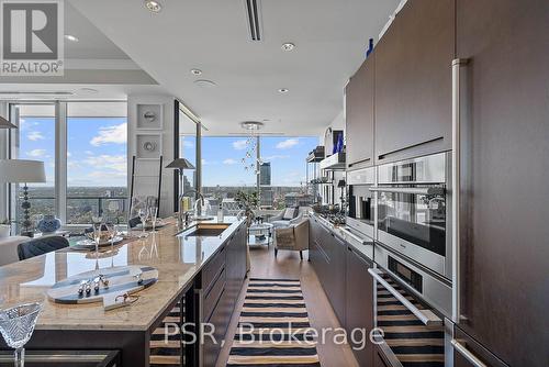 5003 - 180 University Avenue, Toronto, ON 