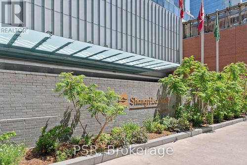 5003 - 180 University Avenue, Toronto, ON 