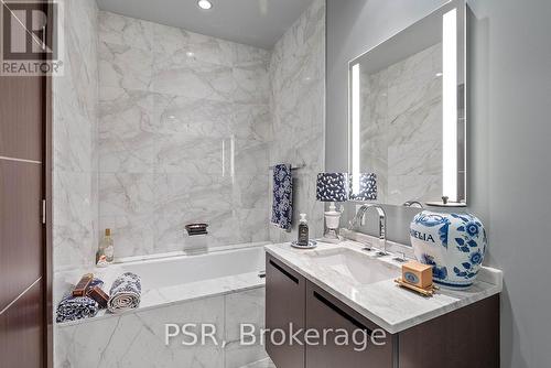 5003 - 180 University Avenue, Toronto, ON 
