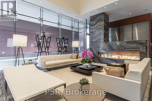 5003 - 180 University Avenue, Toronto, ON 