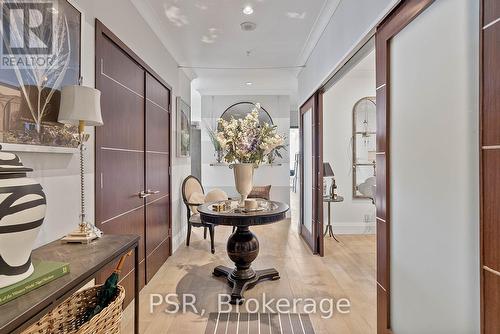 5003 - 180 University Avenue, Toronto, ON 