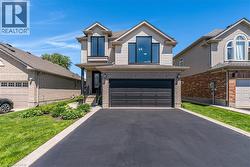 11 GOODWOOD Court  Cambridge, ON N1R 8M7
