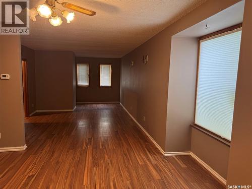 307 5Th Avenue W, Assiniboia, SK 