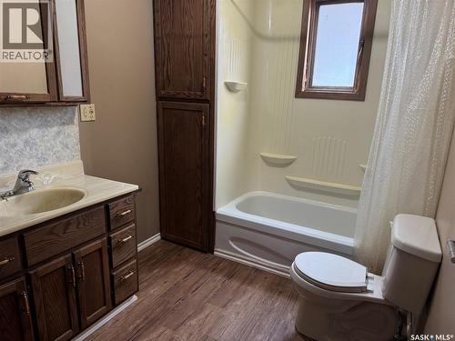 307 5Th Avenue W, Assiniboia, SK 