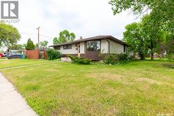 3815 Van horne AVENUE  Regina, SK S4S 1M5