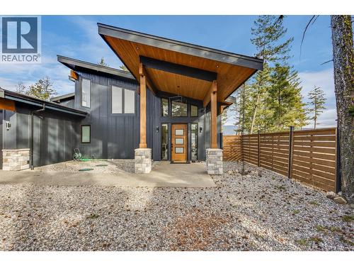 7235 Dunwaters Road, Kelowna, BC 