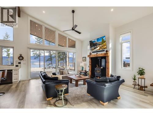 7235 Dunwaters Road, Kelowna, BC 
