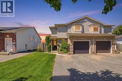 16 WOODLAND Drive Welland, ON L3C 7C9