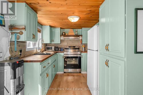 1190 Hekkla Road, Muskoka Lakes (Cardwell), ON 