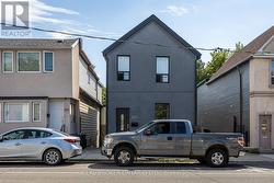 MAIN - 371 JONES AVENUE Toronto, ON M4J 3G5