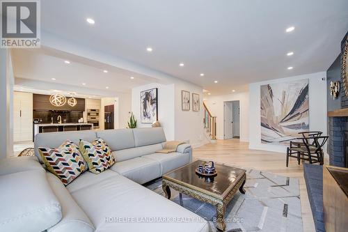 1360 Old English Lane, Oakville, ON 