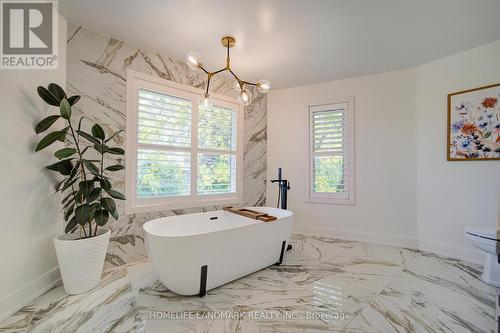 1360 Old English Lane, Oakville, ON 