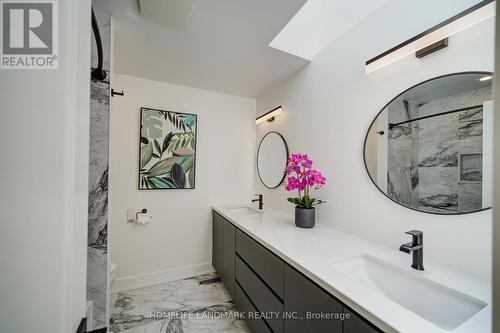 1360 Old English Lane, Oakville, ON 