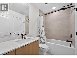 Bathroom with access to hallway or bedroom - 