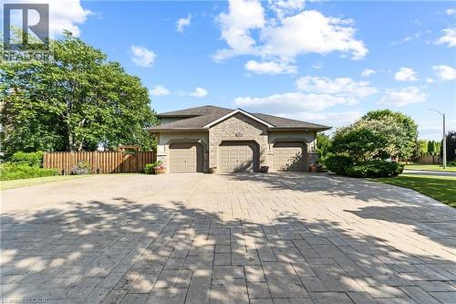 Can fit 12 cars in driveway, another 2 in the garage - 7775 St. Augustine Crescent, Niagara Falls, ON 