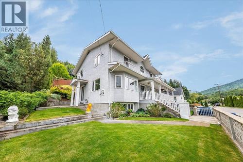 128 Colley Street  Warfield, BC V1R 2M2