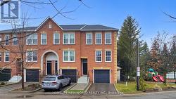 20 - 52 WYATT LANE Aurora, ON L4G 7E4