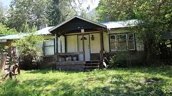 7735 Stewart Road Fauquier, BC V0G 1K0