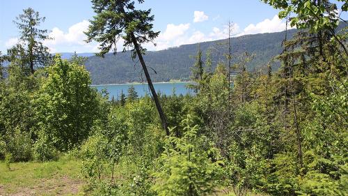 7735 Stewart Road, Fauquier, BC 