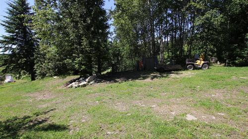 7735 Stewart Road, Fauquier, BC 