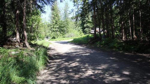 7735 Stewart Road, Fauquier, BC 