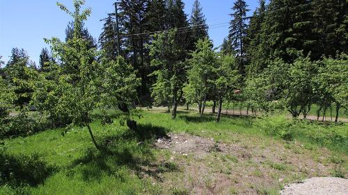 7735 Stewart Road, Fauquier, BC 