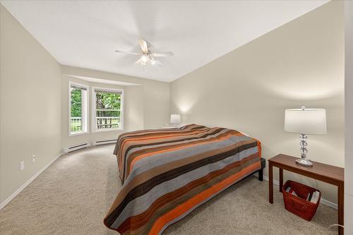 3-7559 Columbia Avenue, Radium Hot Springs, BC - Indoor Photo Showing Bedroom