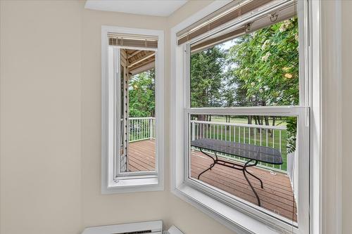 3-7559 Columbia Avenue, Radium Hot Springs, BC - Indoor Photo Showing Other Room