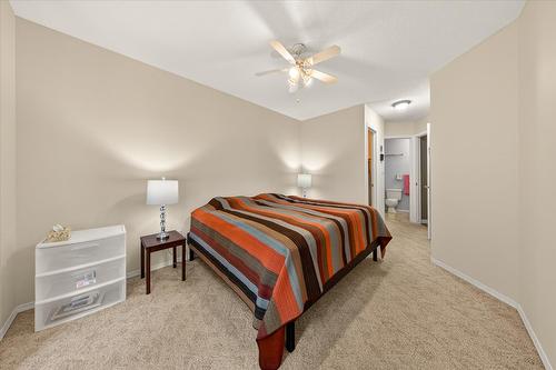3-7559 Columbia Avenue, Radium Hot Springs, BC - Indoor Photo Showing Bedroom