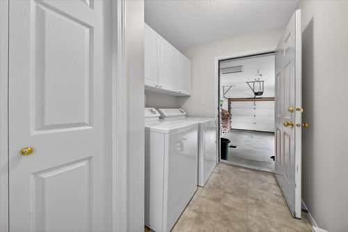 3-7559 Columbia Avenue, Radium Hot Springs, BC - Indoor Photo Showing Laundry Room