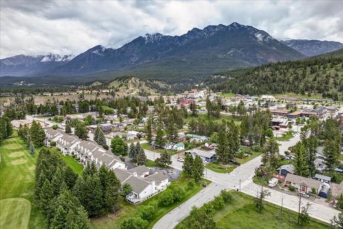 3-7559 Columbia Avenue, Radium Hot Springs, BC - Outdoor With View
